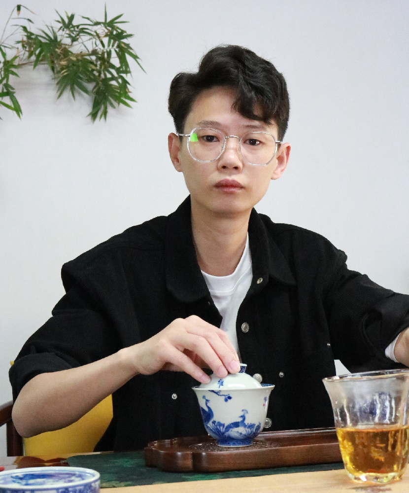 蔣瀮（靈）丹（國瓷紅葉畫(huà)院高級畫(huà)師）