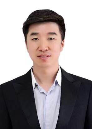 李明亮（國瓷紅葉畫(huà)院高級畫(huà)師）