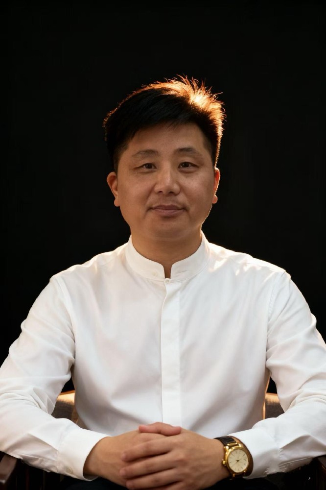 王鎮平（國瓷紅葉畫(huà)院研究員）