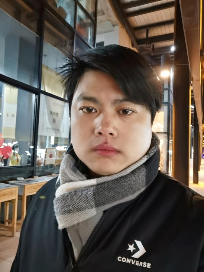 吳志明（國瓷紅葉畫(huà)院高級畫(huà)師）