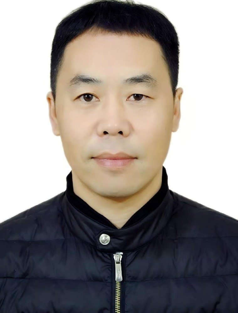 陳金平（國瓷紅葉畫(huà)院高級畫(huà)師）